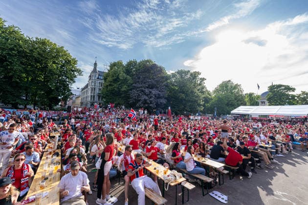 260630 Norwegian fans during FIFA World Cup, WM, Weltmeisterschaft, Fussball 2026 on June 30, 2026 in Oslo. EDITORIAL USE ONLY Photo: Marius Nordnes BILDBYRAN COP 185 MX0002 fotboll football soccer fotball world cup 2026 fans in oslo bbeng publik *** June 30, 2026: Norwegian fans during the 2026 FIFA World Cup 2026 in Oslo EDITORIAL USE ONLY Photo Marius Nordnes BILDBYRAN COP 185 MX0002 soccer football fotball 2026 World Cup fans in Oslo bbeng audience  Copyright: MARIUSxNORDNES BB260630ZK012