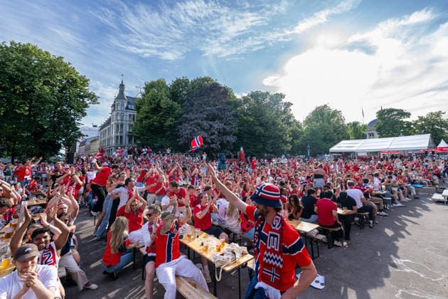 260630 Norwegian fans during FIFA World Cup, WM, Weltmeisterschaft, Fussball 2026 on June 30, 2026 in Oslo. EDITORIAL USE ONLY Photo: Marius Nordnes BILDBYRAN COP 185 MX0002 fotboll football soccer fotball world cup 2026 fans in oslo bbeng publik *** June 30, 2026: Norwegian fans during the 2026 FIFA World Cup 2026 in Oslo EDITORIAL USE ONLY Photo Marius Nordnes BILDBYRAN COP 185 MX0002 soccer football fotball 2026 World Cup fans in Oslo bbeng audience  Copyright: MARIUSxNORDNES BB260630ZQ017