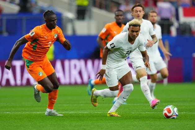 FIFA World Cup, WM, Weltmeisterschaft, Fussball 2026 - Round of 32 - Ivory Coast vs Norway Antonio Nusa (R) of Norway and Odilon Kossounou of Ivory Coast in action during the FIFA World Cup 2026 Round of 32 match Ivory Coast against Norway, in Dallas, USA, 30 June 2026. DALLAS United States  Copyright: xJEFFREYxMCWHORTERx