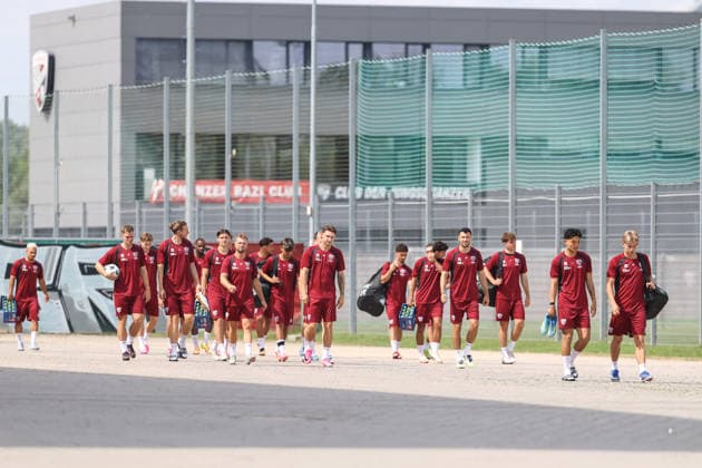 3. Liga; FC Ingolstadt 04 - Trainingsauftakt nach Sommerpause; Mannschaft kommt zum Trainingsplatz 3. Liga - FC Ingolstadt 04 Saison 2026 2027 Trainingsauftakt nach Sommerpause *** 3rd Division FC Ingolstadt 04: Training Resumes After Summer Break; Team Arrives at the Training Ground 3rd Division FC Ingolstadt 04: 2026–2027 Season; Training Resumes After Summer Break