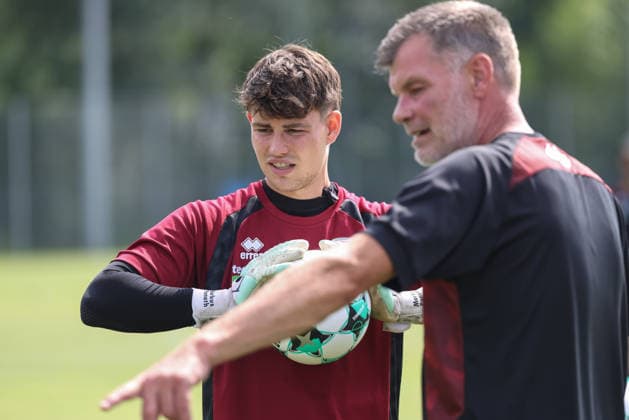 3. Liga; FC Ingolstadt 04 - Trainingsauftakt nach Sommerpause; Torwart Markus Ponath (1, FCI) Torwart-Trainer Alexander Kunze (FCI) 3. Liga - FC Ingolstadt 04 Saison 2026 2027 Trainingsauftakt nach Sommerpause *** 3rd Division FC Ingolstadt 04: First Training Session After the Summer Break; Goalkeeper Markus Ponath 1; FCI Goalkeeper Coach Alexander Kunze; FCI 3rd Division FC Ingolstadt 04: 2026–2027 Season; First Training Session After the Summer Break