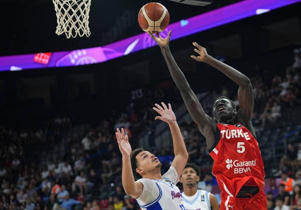 Puerto Rico v Turkiye - FIBA U17, U 17 Basketball World Cup ISTANBUL, TURKIYE - JUNE 30: Puerto Rico s Yaddiel Sanchez (13) and Turkish national player Besir Briant (5) compete for the ball during the FIBA U17 Basketball World Cup match between Puerto Rico and Turkiye at the Basketball Development Center in Istanbul, Turkiye on June 30, 2026. Esra Bilgin Anadolu Istanbul Turkey. Editorial use only. Please get in touch for any other usage.  Copyright: x2026xAnadoluxEsraxBilginx