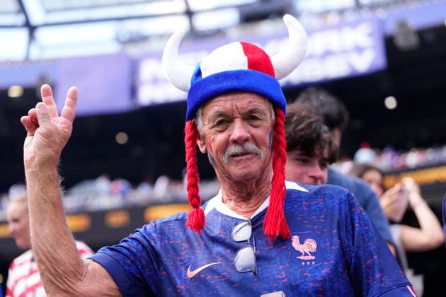 France v Sweden: Round Of 32 - FIFA World Cup, WM, Weltmeisterschaft, Fussball 2026 Supporter of France poses for the photo during the FIFA World Cup 2026 Round Of 32 match between France and Sweden at New York New Jersey Stadium on June 30, 2026 in East Rutherford, New Jersey. East Rutherford NJ United States  Copyright: xJosexBretonx originalFilename:bretonhernandez-francevs260630_np84T.jpg