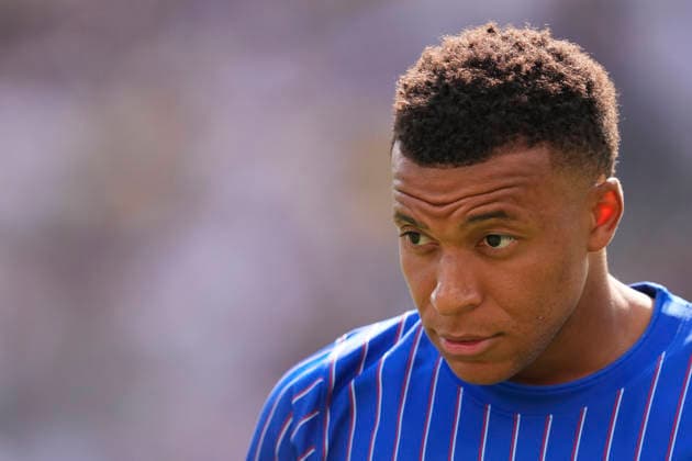 France v Sweden: Round Of 32 - FIFA World Cup, WM, Weltmeisterschaft, Fussball 2026 Kylian Mbappe of France looks on during the FIFA World Cup 2026 Round Of 32 match between France and Sweden at New York New Jersey Stadium on June 30, 2026 in East Rutherford, New Jersey. East Rutherford NJ United States  Copyright: xJosexBretonx originalFilename:bretonhernandez-francevs260630_npQym.jpg