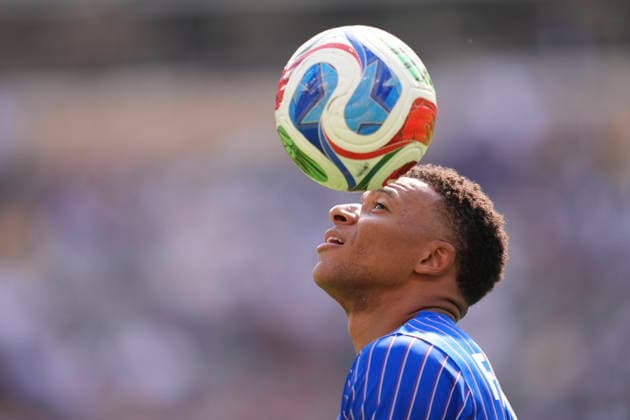 France v Sweden: Round Of 32 - FIFA World Cup, WM, Weltmeisterschaft, Fussball 2026 Kylian Mbappe of France warms up during the FIFA World Cup 2026 Round Of 32 match between France and Sweden at New York New Jersey Stadium on June 30, 2026 in East Rutherford, New Jersey. East Rutherford NJ United States  Copyright: xJosexBretonx originalFilename:bretonhernandez-francevs260630_np47y.jpg
