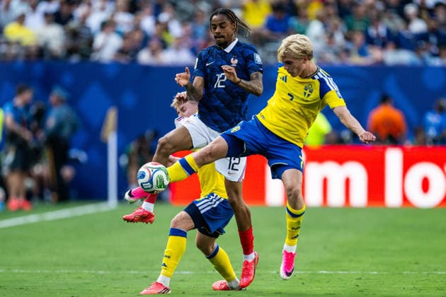 260630 Bradley Barcola of France and Lucas Bergvall of Sweden during the FIFA World Cup, WM, Weltmeisterschaft, Fussball 2026 round of 32 football match between France and Sweden on June 30, 2026 in New Jersey. Photo: Ludvig Thunman BILDBYRAN kod LT PA1270 fotboll football soccer fotball vm fotbolls-vm fotball-vm fotbolls-vm 2026 fifa world cup 2026 sverige sweden sverige a bbeng frankrike france round of 32 16-delsfinal *** June 30, 2026: Bradley Barcola of France and Lucas Bergvall of Sweden during the FIFA World Cup 2026 Round of 32 soccer match between France and Sweden on June 30, 2026 in New Jersey. Photo by Ludvig Thunman, BILDBYRAN, code LT PA1270. soccer, football, World Cup, 2026 FIFA World Cup, Sweden, Sweden national team, France,krike france round of 32 round of 16  Copyright: LUDVIGxTHUNMAN BB260630LT076