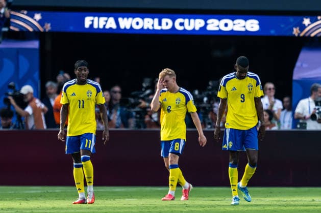260630 Anthony Elanga, Daniel Svensson and Alexander Isak of Sweden look dejected after 1-0 during the FIFA World Cup, WM, Weltmeisterschaft, Fussball 2026 round of 32 football match between France and Sweden on June 30, 2026 in New Jersey. Photo: Petter Arvidson BILDBYRAN kod PA PA1270 fotboll football soccer fotball vm fotbolls-vm fotball-vm fotbolls-vm 2026 fifa world cup 2026 sverige sweden sverige a bbeng frankrike france round of 32 16-delsfinal depp *** June 30, 2026: Anthony Elanga, Daniel Svensson, and Alexander Isak of Sweden look dejected after the 1-0 result during the FIFA World Cup 2026 Round of 32 soccer match between France and Sweden on June 30, 2026 in New Jersey. Photo by Petter Arvidson, BILDBYRAN, code PA PA1270. soccer, football, soccer World Cup, 2026 FIFA World Cup, Sweden, Sweden national team, Francekrike france round of 32 16th-final depp  Copyright: PETTERxARVIDSON BB260630PA151