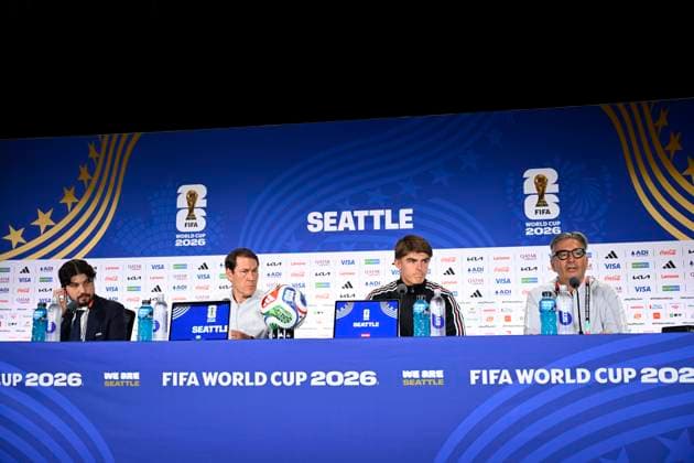 Belgian national football team - FIFA World Cup, WM, Weltmeisterschaft, Fussball 2026 - media activities 30 06 2026 SEATTLE, UNITED STATES OF AMERICA - JUNE 30 : Garcia Rudi head coach of Belgium and De Ketelaere Charles midfielder of Belgium talking to the press during a press conference, PK, Pressekonferenz at the Lumen Field Stadium prior to the Belgium vs Senegal match during the 2026 FIFA World Cup on June 30, 2026 in Seattle, United States of America, 30 06 2026 Seattle United States of America  Copyright: xNicoxVereeckenx