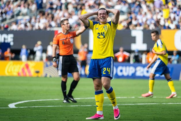 260630 Elliot Stroud of Sweden looks dejected during the FIFA World Cup, WM, Weltmeisterschaft, Fussball 2026 round of 32 football match between France and Sweden on June 30, 2026 in New Jersey. Photo: Ludvig Thunman BILDBYRAN kod LT PA1270 fotboll football soccer fotball vm fotbolls-vm fotball-vm fotbolls-vm 2026 fifa world cup 2026 sverige sweden sverige a bbeng frankrike france round of 32 16-delsfinal depp *** June 30, 2026: Elliot Stroud of Sweden looks dejected during the FIFA World Cup 2026 Round of 32 soccer match between France and Sweden on June 30, 2026 in New Jersey. Photo by Ludvig Thunman, BILDBYRAN. Code: LT PA1270. soccer, football, soccer World Cup, 2026 FIFA World Cup, Sweden, Sweden national team, France, round of 32, quarterfinals, dejectedkrike france round of 32 16th-final depp  Copyright: LUDVIGxTHUNMAN BB260630LT079