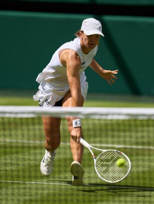 2026 Wimbledon, June 30, Day 2 LONDON, - JUNE 30: Iga Swiatek of Poland plays a shot against Taylor Townsend of the United States during the 2026 Wimbledon, June 30, Day 2 at The all England club, Wimbledon on June 30, 2026 in London, GBR. London The all England club, Wimbledon GBR Copyright: xPeterxvanxdenxBerg ISIxPhotosx 9432