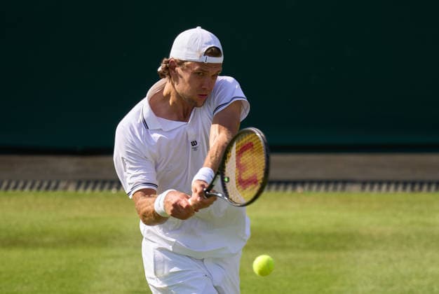 2026 Wimbledon, June 30, Day 2 LONDON, - JUNE 30: Otto Virtanen of Finland plays a shot against Ben Shelton of the United States during the 2026 Wimbledon, June 30, Day 2 at The all England club, Wimbledon on June 30, 2026 in London, GBR. London The all England club, Wimbledon GBR Copyright: xPeterxvanxdenxBerg ISIxPhotosx 9432