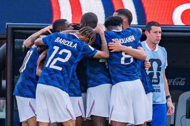 FIFA Fussball Weltmeisterschaft 2026, Sechszehntelfinale, Frankreich vs. Schweden, 30.06.2026, New Jersey Stadium Tor zum 1:0 durch Kylian Mbappe mit Jubel mit Didier Deschamps Ousmane Dembele Michael Olise Dayot Upamecano William Saliba Jules Kounde *** 2026 FIFA World Cup, Round of 32, France vs. Sweden, June 30, 2026, New Jersey Stadium: Kylian Mbappé scores the 1–0 goal, celebrated with Didier Deschamps, Ousmane Dembélé, Michael Olise, Dayot Upamecano, William Saliba, and Jules Koundé Copyright: xBahhoxKarax