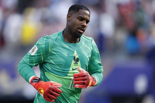 NEW JERSEY - France goalkeeper Mike Maignan during the 2026 FIFA World Cup, WM, Weltmeisterschaft, Fussball round of 32 match between France and Sweden at Boston Stadium on June 30, 2026, in Foxborough, United States. MAURICE VAN STEEN ANP FIFA World Cup 2026 - round of 32 2026 xVIxANPxSportx xMauricexvanxSteenxIVx 562486641 originalFilename: 562486641.jpg