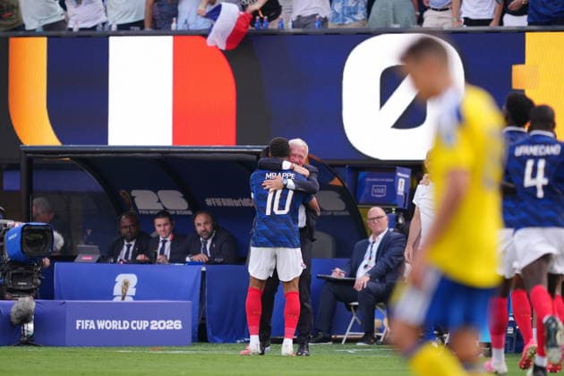 France v Sweden - FIFA World Cup, WM, Weltmeisterschaft, Fussball 2026 - Round of 32 NEW JERSEY, USA - JUNE 30: Kylian Mbappe of France celebrates after scoring his team s first goal with Didier Deschamps, head coach of France during the 2026 FIFA World Cup Round of 32 match between France and Sweden at New Jersey Stadium (MetLife Stadium) in East Rutherford, New Jersey, USA, on June 30, 2026. Jose Hernandez Anadolu New Jersey United States. Editorial use only. Please get in touch for any other usage.  Copyright: x2026xAnadoluxJosexHernandezx
