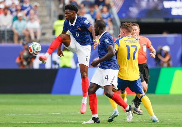 Aurelien Tchouameni of France (8) controls the ball against Sweden in the second half of a Round of 32 FIFA World Cup, WM, Weltmeisterschaft, Fussball match at New York New Jersey Stadium in East Rutherford, New Jersey, on Tuesday, June 30, 2026.  NYP20260630931 JOHNxANGELILLO
