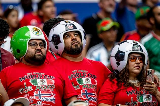 DALLAS - Mexico supporters during the 2026 World Cup match between Ivory Coast and Norway at Dallas Stadium on June 30, 2026, in Dallas, United States. (Photo by Stefan Koops EYE4IMAGES DeFodi Images) - *** DALLAS Mexico fans during the 2026 World Cup match between Ivory Coast and Norway at Dallas Stadium on June 30, 2026, in Dallas, United States. Photo by Stefan Koops, EYE4IMAGES, DeFodi Images