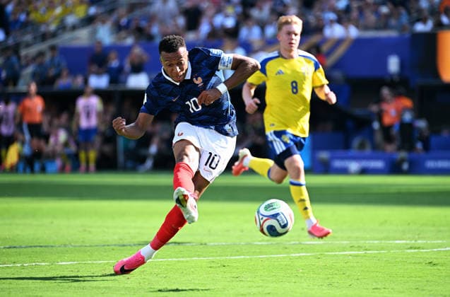 Fussball, Länderspiel, Herren, FIFA World Cup, WM, Weltmeisterschaft, Fussball 2026, Fussball-Weltmeisterschaft, USA, Sechzehntelfinale, MetLife Stadium New Jersey: Frankreich - Schweden 3:0; Kylian Mbappe (FRA). Aktion, Einzelbild. *** Soccer, International Match, Men s, 2026 FIFA World Cup, Soccer World Cup, USA, Round of 32, MetLife Stadium, New Jersey, France vs. Sweden 3–0, Kylian Mbappé (FRA) in action, still image
