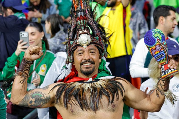 Sport Bilder des Tages #3 FIFA WORLD CUL 2026 MEXICO VS ECUADOR FIFA World Cup, WM, Weltmeisterschaft, Fussball 2026 MEXICO VS ECUADOR MEXICO VS ECUADOR 30062026 MEXICO CITY, MEXICO Action photo of fans of Mexico, during game of the FIFA World Cup 2026, held at the Estadio Ciudad de Mexico of Mexico City. Foto de accion de fans de Mexico, durante juego de la Copa del Mundo 2026 de la FIFA, celebrado en el Estadio Ciudad de MÃ xico de la Ciudad de Mexico. PHOTO BY IMAGENSHOP AGENCIA FOTOGRAFICA MEXICO CITY MEXICO CITY MEXICO *** FIFA WORLD CUP 2026 MEXICO VS. ECUADOR FIFA WORLD CUP 2026 MEXICO VS. ECUADOR MEXICO VS. ECUADOR 30062026 MEXICO CITY, MEXICO Action photo of Mexican fans during a match of the 2026 FIFA World Cup, held at the Estadio Ciudad de México in Mexico City Action photo of Mexican fans, during a match of the 2026 FIFA World Cup, held at the Estadio Ciudad de México in Mexico City PHOTO BY IMAGENSHOP PHOTO AGENCY MEXICO CITY MEXICO CITY MEXICO Copyright: xJORGExREYESx