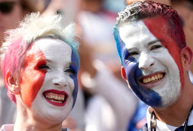 Sport Bilder des Tages #3 (260701) -- NEW YORK, July 1, 2026 -- Fans of France are seen before the round of 32 match between France and Sweden at the 2026 FIFA World Cup, WM, Weltmeisterschaft, Fussball at the New York New Jersey Stadium, the United States, June 30, 2026. ) (SP)U.S.-NEW YORK-FOOTBALL-FIFA WORLD CUP-ROUND OF 32-FRA VS SWE LuixSiuxWai 