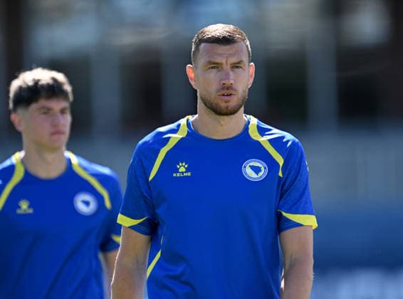 FIFA World Cup, WM, Weltmeisterschaft, Fussball 2026: Training session of Bosnia and Herzegovina in San Jose, California SAN JOSE, CALIFORNIA - JUNE 30: Edin Dzeko of team Bosnia Herzegovina attends a training session at PayPal Park in San Jose on June 30, 2026 ahead of the 2026 FIFA World Cup Round 32 match between USA vs Bosnia and Herzegovina at the San Francisco Stadium (Levi s Stadium) in Santa Clara, California, United States. Tayfun Coskun Anadolu California United States. Editorial use only. Please get in touch for any other usage.  Copyright: x2026xAnadoluxTayfunxCoskunx