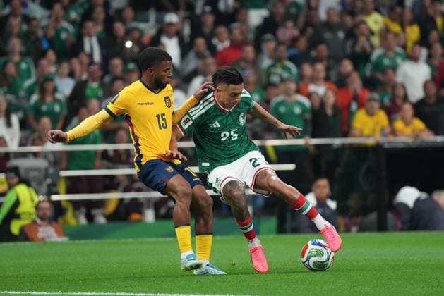 Mexico v Ecuador - FIFA World Cup, WM, Weltmeisterschaft, Fussball 2026 - Round of 32 MEXICO CITY, MEXICO - JUNE 30: Roberto Alvarado (25) of Mexico in action during the 2026 FIFA World Cup Round of 32 match between Mexico and Ecuador at Mexico Stadium (Estadio Azteca) in Mexico City, Mexico on June 30, 2026. Juancho Torres Anadolu Mexico City Mexico. Editorial use only. Please get in touch for any other usage.  Copyright: x2026xAnadoluxJuanchoxTorresx