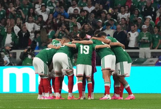 Mexico v Ecuador - FIFA World Cup, WM, Weltmeisterschaft, Fussball 2026 - Round of 32 MEXICO CITY, MEXICO - JUNE 30: Players of Mexico huddle prior the 2026 FIFA World Cup Round of 32 match between Mexico and Ecuador at Mexico Stadium (Estadio Azteca) in Mexico City, Mexico on June 30, 2026. Juancho Torres Anadolu Mexico City Mexico. Editorial use only. Please get in touch for any other usage.  Copyright: x2026xAnadoluxJuanchoxTorresx