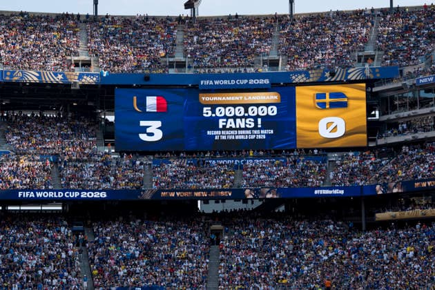 Anzeigetafel im Stadion New York: 5.000.000 Fans bisher im Stadion. Neuer Rekord bei einer Weltmeisterschaft FIFA World Cup, WM, Weltmeisterschaft, Fussball 2026: Frankreich vs Schweden 30 June 2026, FIFA World Cup 2026: Frankreich vs Schweden (Round of 32) at New York New Jersey Stadium in East Rutherford, New Jersey, USA. *** Scoreboard at the New York Stadium: 5,000,000 fans in the stadium so far—a new World Cup record. FIFA World Cup 2026: France vs. Sweden, June 30, 2026, 2026 FIFA World Cup: France vs. Sweden, Round of 32 at New York–New Jersey Stadium in East Rutherford, New Jersey, USA Copyright: HMBxMedia xMarcoxBader