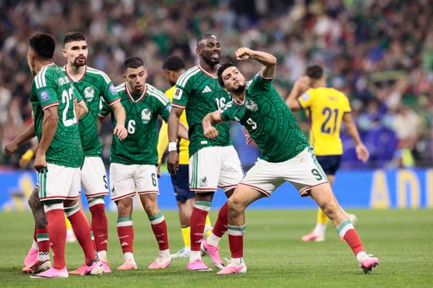 FIFA World Cup, WM, Weltmeisterschaft, Fussball 2026 - Round of 32 - Mexico vs Ecuador Raul Jimenez of Mexico (R) celebrates with his teammates after scoring the 2-0 goal during the FIFA World Cup 2026 Round of 32 match Mexico against Ecuador in Mexico City, Mexico, 30 June 2026. Mexico City Mexico  Copyright: xJOSExMENDEZx