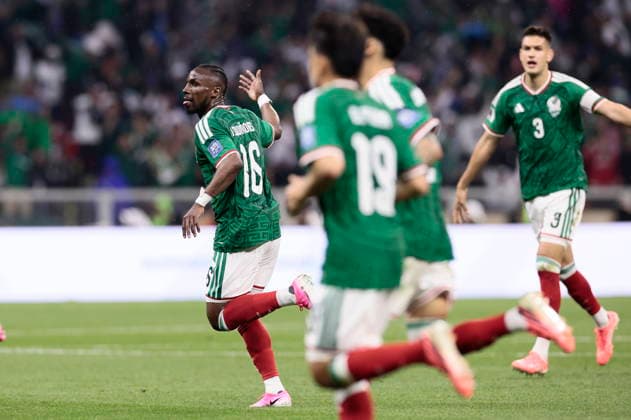 FIFA World Cup, WM, Weltmeisterschaft, Fussball 2026 - Round of 32 - Mexico vs Ecuador Julian Quinones (L) of Mexico celebrates with his teammates after scoring the 1-0 goal during the FIFA World Cup 2026 Round of 32 match Mexico against Ecuador in Mexico City, Mexico, 30 June 2026. Mexico City Mexico  Copyright: xJOSExMENDEZx