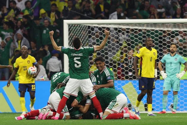 Sport Bilder des Tages #3 FIFA World Cup, WM, Weltmeisterschaft, Fussball 2026 - Round of 32 - Mexico vs Ecuador Players of Mexico celebrate scoring the 2-0 goal during the FIFA World Cup 2026 Round of 32 match Mexico against Ecuador in Mexico City, Mexico, 30 June 2026. Mexico City Mexico  Copyright: xALEXxCRUZx