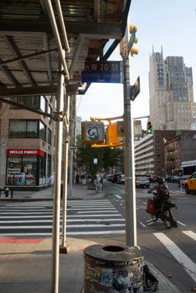 June 30, 2026, New York City, New York, USA: The New York City Department of Transportation hung orange and blue signs with the names and jersey numbers of each New York Knick basketball player at intersections along Sixth and Seventh Avenues in New York City. Knicks player Jeremy Sochan honored at the intersection West 20th street and Seventh Avenue. New York City USA - ZUMAt442 20260630_znp_t442_005 Copyright: xBillyxTompkinsx