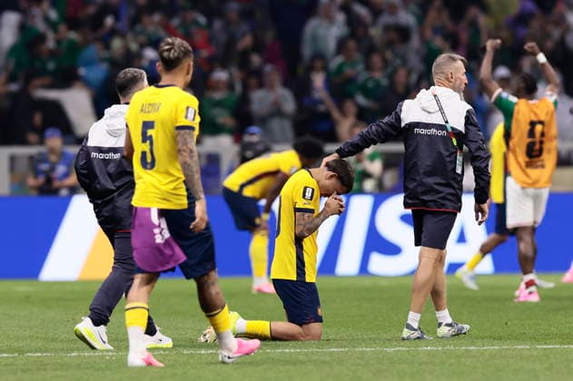 FIFA World Cup, WM, Weltmeisterschaft, Fussball 2026 - Round of 32 - Mexico vs Ecuador Players of Ecuador look disappointed after losing the FIFA World Cup 2026 Round of 32 match Mexico against Ecuador in Mexico City, Mexico, 30 June 2026. Mexico City Mexico  Copyright: xJOSExMENDEZx