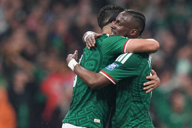 Mexico v Ecuador Round of 32 - FIFA World Cup, WM, Weltmeisterschaft, Fussball 2026 Raul Jimenez 9 and Julian Quinones 16 of Mexico national team, Nationalteam celebrating after scoring a goal during the FIFA Word Cup 2026 round of 32 match between Mexico and Ecuador at Mexico City Stadium. on June 30, 2026 in Mexico City, Mexico. (Photo by Ian Robles Eyepix Group) Copyright: xIanxRobles xEyepixxGroupx EL_30062026_189774JPEG