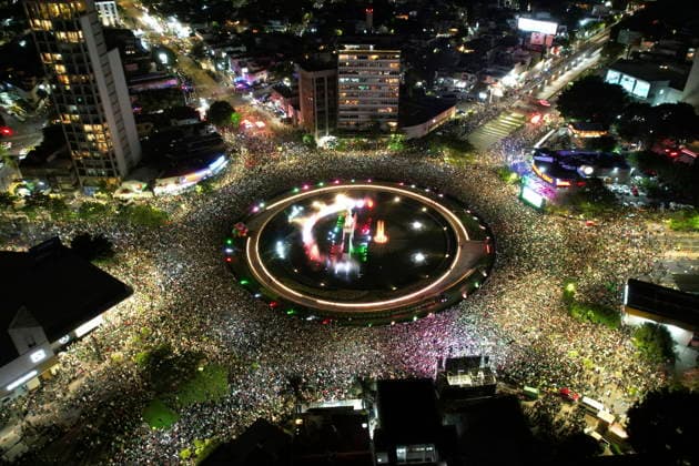 FIFA World Cup, WM, Weltmeisterschaft, Fussball 2026 - Round of 32 - Mexico vs Ecuador Mexican soccer fans celebrate their victory in the Round of 32 FIFA World Cup 2026 soccer match against Ecuador at the Minerva roundabout in Guadalajara, Jalisco, Mexico, 30 June 2026. Guadalajara Mexico  Copyright: xFRANCISCOxGUASCOx