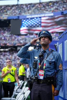 France v Sweden: Round Of 32 - FIFA World Cup, WM, Weltmeisterschaft, Fussball 2026 A police officer stands during the United States national anthem before the FIFA World Cup USA 2026 Round of 32 match between France and Sweden at New York New Jersey Stadium in New York, United States, on June 30, 2026. NEW YORK United States  Copyright: xAymanxArefx originalFilename:aref-notitle260630_npoFM.jpg