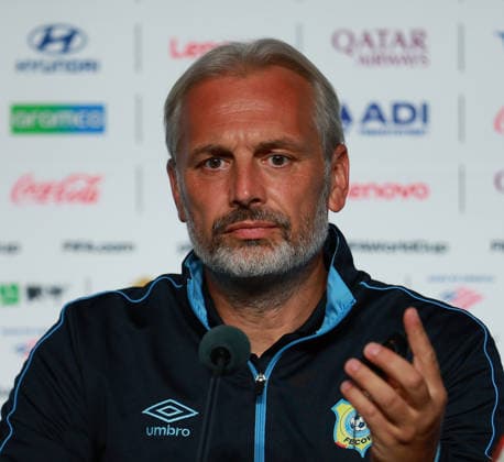 Sport Bilder des Tages #3 Football - FIFA World Cup, WM, Weltmeisterschaft, Fussball 2026 - DR Congo press conference, PK, Pressekonferenz Atlanta, USA. DR Congo national soccer team head coach SÃ bastien Desabre addresses the media during a press conference at Atlanta Stadium in Atlanta, Georgia, USA, on June 30, 2026, ahead of their FIFA World Cup 2026 match against England. Atlanta United States  Copyright: xMatrixxImagesx xLynnexGleesonx