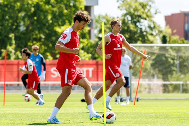 1. FSV Mainz 05, Auftakttraining, 01.07.2026 Fabia Gruber (1. FSV Mainz 05) Auftakttraining der Herren des 1. FSV Mainz 05 zur Saison 2026 27 der 1. Fussball Bundesliga, Trainingsgelände auf dem Wolfgang Frank Campus, Mainz, 01.07.2026 DFL DFB regulations prohibit any use of photographs as image sequences and or quasi-video. *** 1 FSV Mainz 05, Season-Opening Training Session, July 1, 2026 Fabia Gruber 1 FSV Mainz 05 Men’s team’s first training session of the 2026–27 season in the 1. Bundesliga, training grounds at the Wolfgang Frank Campus, Mainz, July 1, 2026 DFL DFB regulations prohibit any use of photographs as image sequences and or quasi-video Copyright: xBEAUTIFULxSPORTS Hahnex