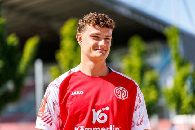 1. FSV Mainz 05, Auftakttraining, 01.07.2026 Eric Martel (1. FSV Mainz 05) Auftakttraining der Herren des 1. FSV Mainz 05 zur Saison 2026 27 der 1. Fussball Bundesliga, Trainingsgelände auf dem Wolfgang Frank Campus, Mainz, 01.07.2026 DFL DFB regulations prohibit any use of photographs as image sequences and or quasi-video. *** 1 FSV Mainz 05, First Training Session, July 1, 2026 Eric Martel 1 FSV Mainz 05 Men’s team’s first training session of the 2026–27 season in the 1. Bundesliga, training grounds at the Wolfgang Frank Campus, Mainz, July 1, 2026 DFL DFB regulations prohibit any use of photographs as image sequences and or quasi-video Copyright: xBEAUTIFULxSPORTS Hahnex