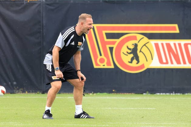 DEU, DFL, 1. FBL, 1.FC Union, Training, 01.07.2026, Stadion Alte Foersterei, Berlin, DEU, DFL, 1. FBL, 1.FC Union, Training, im Bild: Cheftrainer Mauro Lustrinelli (1.FC Union Berlin), DFL - regulations prohibit any use of Photographs as image sequences and or quasi-video *** DEU, DFL, 1 FBL, 1 FC Union, Training, July 1, 2026, Alte Foersterei Stadium, Berlin, DEU, DFL, 1 FBL, 1 FC Union, Training, pictured: Head Coach Mauro Lustrinelli of 1 FC Union Berlin; DFL regulations prohibit any use of photographs as image sequences and or quasi-video nordphotoxGmbHx xEngler nph00076
