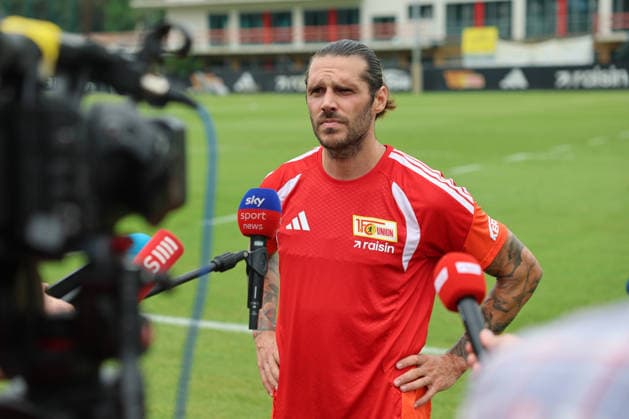 BERLIN, DEUTSCHLAND - JULY 1: Christopher Trimmel (Union Berlin, 28) answers the questions of journalists, during the Training kick-off 1. FC Union Berlin at Training ground at Stadion an der Alten Foersterei on matchday 32 on July 1, 2026 in Berlin, Deutschland. DFB regulations prohibit any use of photographs as image sequences and or quasi video. Berlin Deutschland Copyright: xO.Frankex