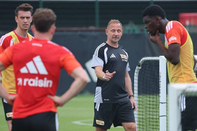 BERLIN, DEUTSCHLAND - JULY 1: Trainer Coach Mauro Lustrinelli (Union Berlin), during the Training kick-off 1. FC Union Berlin at Training ground at Stadion an der Alten Foersterei on matchday 32 on July 1, 2026 in Berlin, Deutschland. DFB regulations prohibit any use of photographs as image sequences and or quasi video. Berlin Deutschland Copyright: xO.Frankex