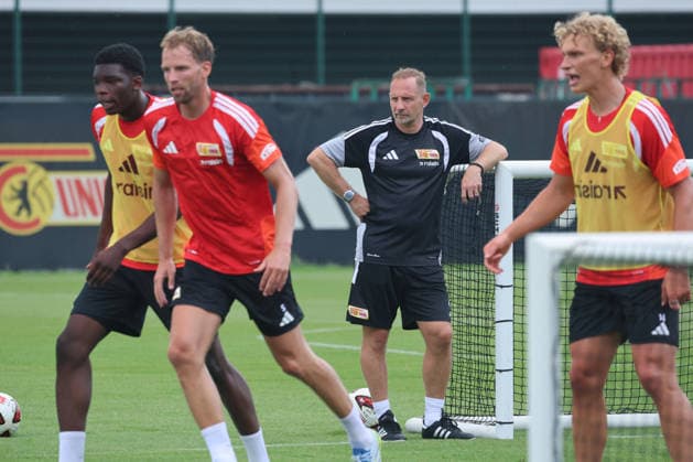 BERLIN, DEUTSCHLAND - JULY 1: Trainer Coach Mauro Lustrinelli (Union Berlin), during the Training kick-off 1. FC Union Berlin at Training ground at Stadion an der Alten Foersterei on matchday 32 on July 1, 2026 in Berlin, Deutschland. DFB regulations prohibit any use of photographs as image sequences and or quasi video. Berlin Deutschland Copyright: xO.Frankex