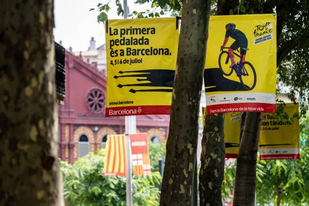flags in the citycenter of Barcelona pictured during preparations ahead of the 2026 Tour de France cycling race, Wednesday 01 July 2026, in Barcelona, Spain. The 113th edition of the Tour de France starts on Saturday 4 July in Barcelona, Spain, and will finish in Paris, France on the 26th of July. DAVIDxPINTENS  x180091534x
