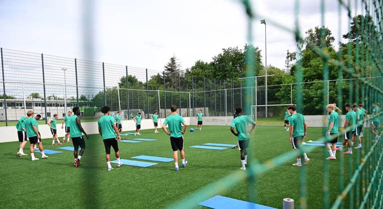 01.07.2026 - Fussball - 2. Bundesliga - Saison 2026 2027 - SpVgg Greuther Fürth Fuerth ( Kleeblatt ) - Training Trainingsauftakt - - xwoxzix - Mannschaft Team *** July 1, 2026 Soccer 2. Bundesliga 2026–2027 Season SpVgg Greuther Fürth Fürth Kleeblatt Training Start of Training xwoxzix Squad Team