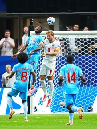England v DR Congo - FIFA World Cup, WM, Weltmeisterschaft, Fussball 2026 - Round of 32 ATLANTA, USA - JULY 1: Harry Kane (9) of England in action against Chancel Mbemba (22) of DR Congo during 2026 FIFA World Cup Round of 32 match between England and DR Congo at Mercedes-Benz Stadium (Atlanta Stadium) in Atlanta, Georgia, United States on July 1, 2026. Evrim Aydin Anadolu Georgia United States. Editorial use only. Please get in touch for any other usage.  Copyright: x2026xAnadoluxEvrimxAydinx