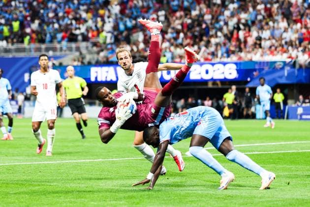 RECORD DATE NOT STATED FIFA World Cup, WM, Weltmeisterschaft, Fussball 2026 - Round of 32 - England v DR Congo Harry Kane player of England and Lionel Mpasi goalkeeper fo DR Congo during the FIFA World Cup 2026 Round of 32 match between England and DR Congo, at Atlanta Stadium, in Atlanta, United States, on Wednesday, July 01, 2026.(Foto: Vanessa Carvalho Brazil Photo Press IMAGO) Sports Copyright: xVanessaxCarvalhox