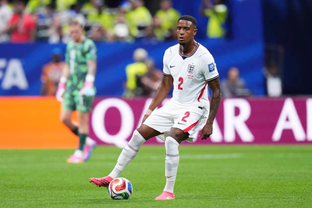 England v Congo DR: Round Of 32 - FIFA World Cup, WM, Weltmeisterschaft, Fussball 2026 Ezri Konsa of England drives the ball during the FIFA World Cup 2026 Round Of 32 match between England and Congo DR at Atlanta Stadium on July 1, 2026 in Atlanta, United States. Atlanta GA United States  Copyright: xJosexBretonx originalFilename:bretonhernandez-englandv260701_npDbK.jpg