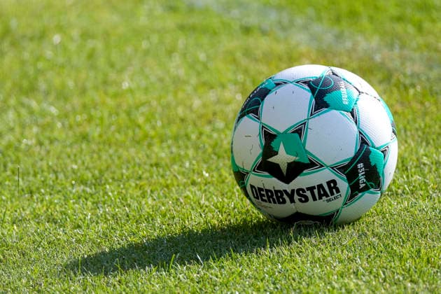 Ein Ball der Marke Derbystar 3. Liga Brillant Aps by Select, offizieller Spielball, official Match Ball, Symbolfoto, Symbolbild, Symbol, Freisteller, Einzelbild, Einzelfoto, 01.07.2026, Mannheim (Deutschland), Fussball, 3. Liga, Trainingsstart SV Waldhof Mannheim, DFB DFL REGULATIONS PROHIBIT ANY USE OF PHOTOGRAPHS AS IMAGE SEQUENCES AND OR QUASI-VIDEO. *** A Derbystar 3 Liga Brillant Aps by Select soccer ball, official match ball, stock photo, stock image, symbol, cutout, single image, single photo, 01 07 2026, Mannheim, Germany, soccer, 3. Liga, start of training for SV Waldhof Mannheim, DFB and DFL regulations prohibit any use of photographs as image sequences and or quasi-video xozx