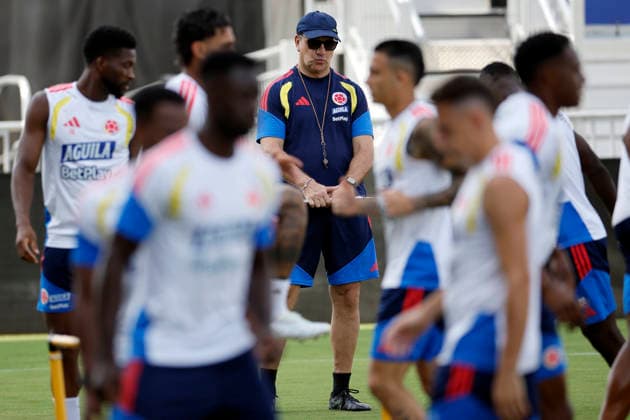 Sport Bilder des Tages Colombia national team, Nationalteam coach Nestor Lorenzo (C) during a training session at Inter Miami CF Stadium in Fort Lauderdale, Florida, US, 1 July 2026. Colombia national team training session !ACHTUNG: NUR REDAKTIONELLE NUTZUNG!  Copyright: xAlbertoxEstévezx GRAF9302 20260701-55020768156_1