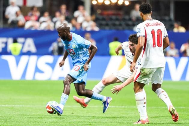 RECORD DATE NOT STATED FIFA World Cup, WM, Weltmeisterschaft, Fussball 2026 - Round of 32 - England v DR Congo Theo Bongonda player of DR Congo and Declan Rice player of England during the FIFA World Cup 2026 Round of 32 match between England and DR Congo, at Atlanta Stadium, in Atlanta, United States, on Wednesday, July 01, 2026.(Foto: Vanessa Carvalho Brazil Photo Press IMAGO) Sports Copyright: xVanessaxCarvalhox